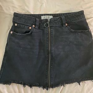 FREE PEOPLE black zip up jean skirt
